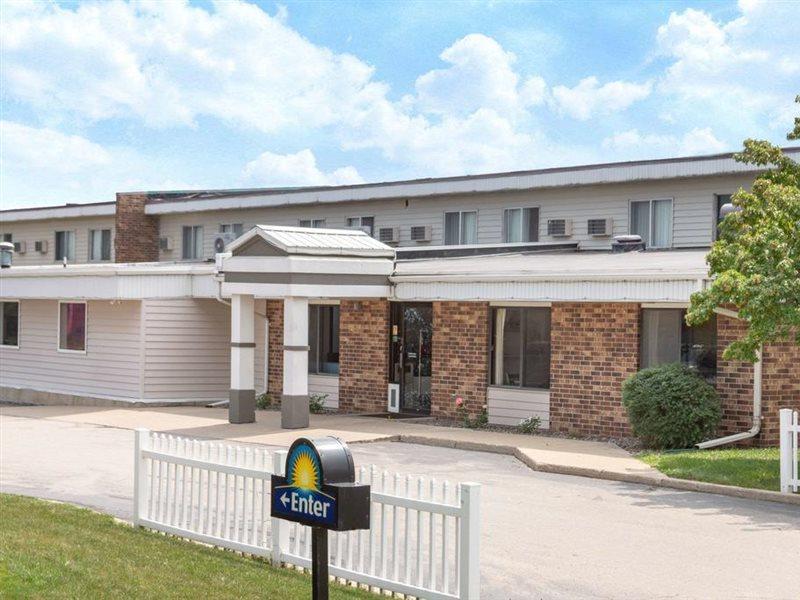 Days Inn By Wyndham Fond Du Lac Exteriér fotografie